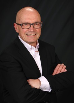 RE/MAX 100% CLUB VICTORIA REAL ESTATE 2018,2019 BRONZE AWARD
EXECUTIVE CLUB AWARD WINNER