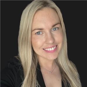 Lori MacLeod